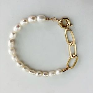 Natural Pearl Baroque Bracelet Gold Tone